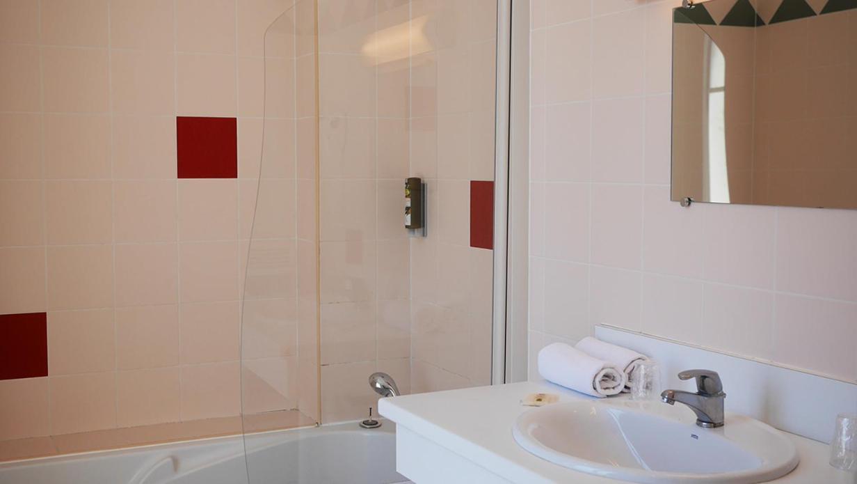 Logis Saint Louis Otel La Suze-sur-Sarthe Dış mekan fotoğraf