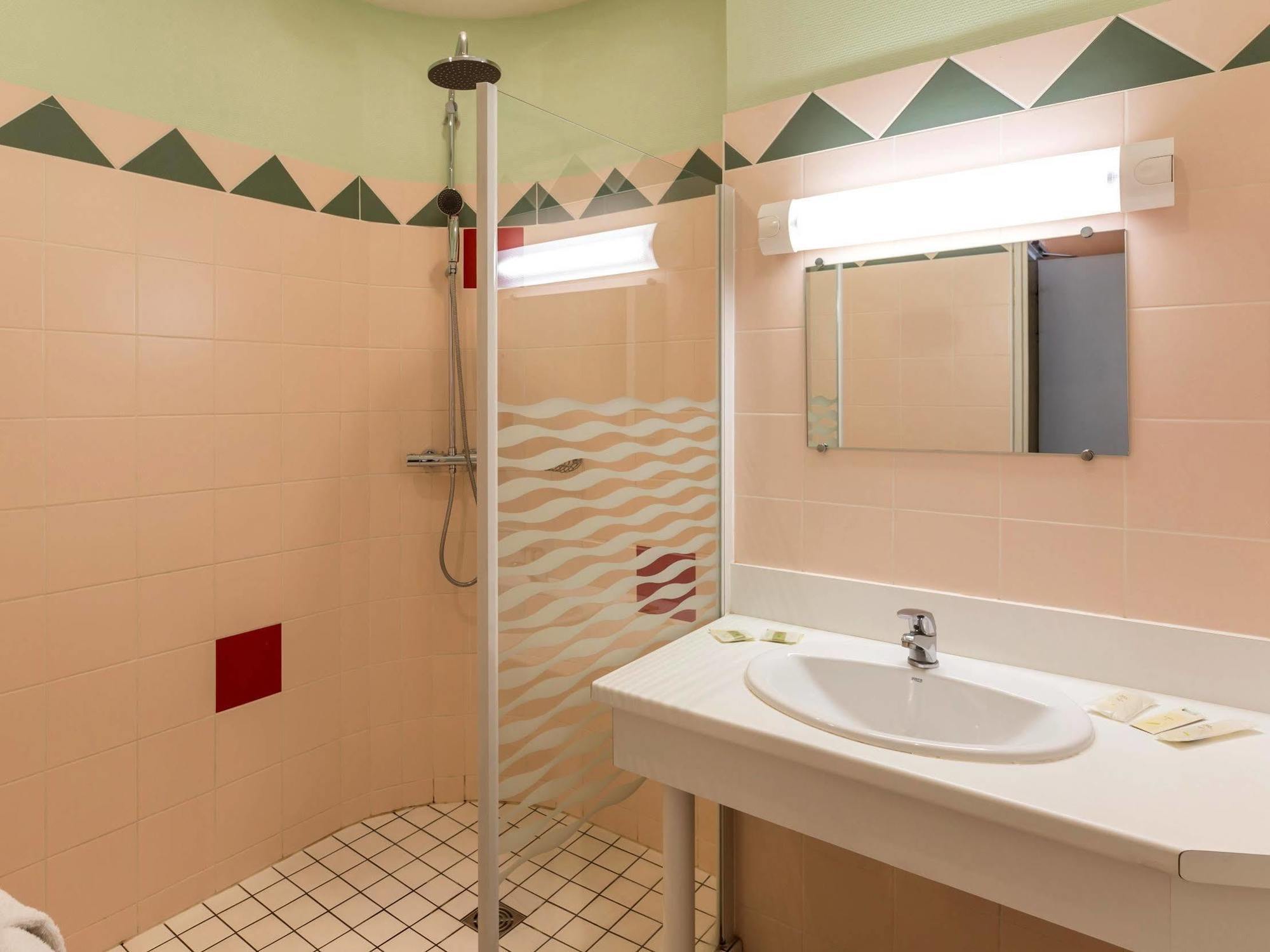 Logis Saint Louis Otel La Suze-sur-Sarthe Dış mekan fotoğraf