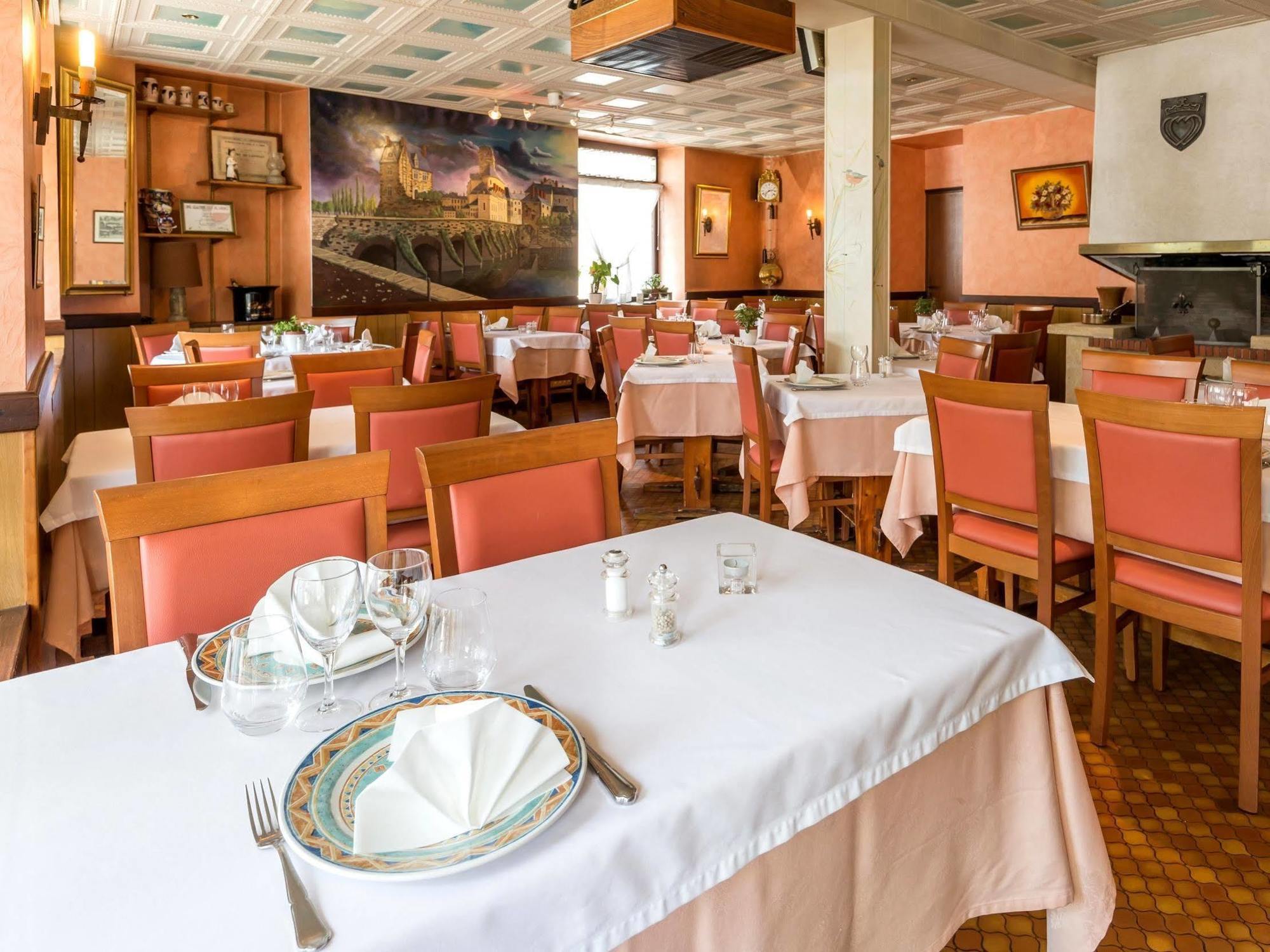 Logis Saint Louis Otel La Suze-sur-Sarthe Dış mekan fotoğraf