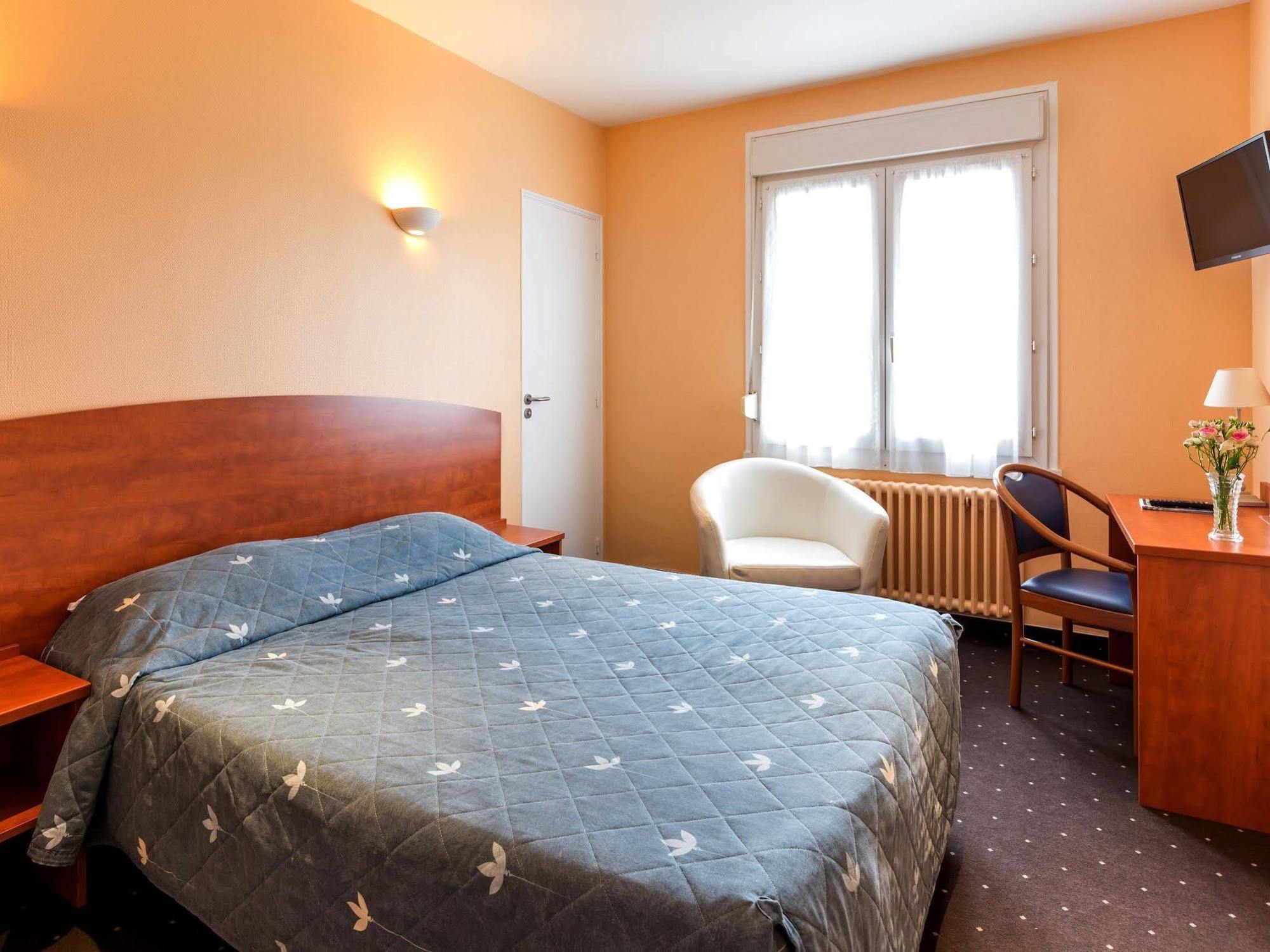 Logis Saint Louis Otel La Suze-sur-Sarthe Dış mekan fotoğraf