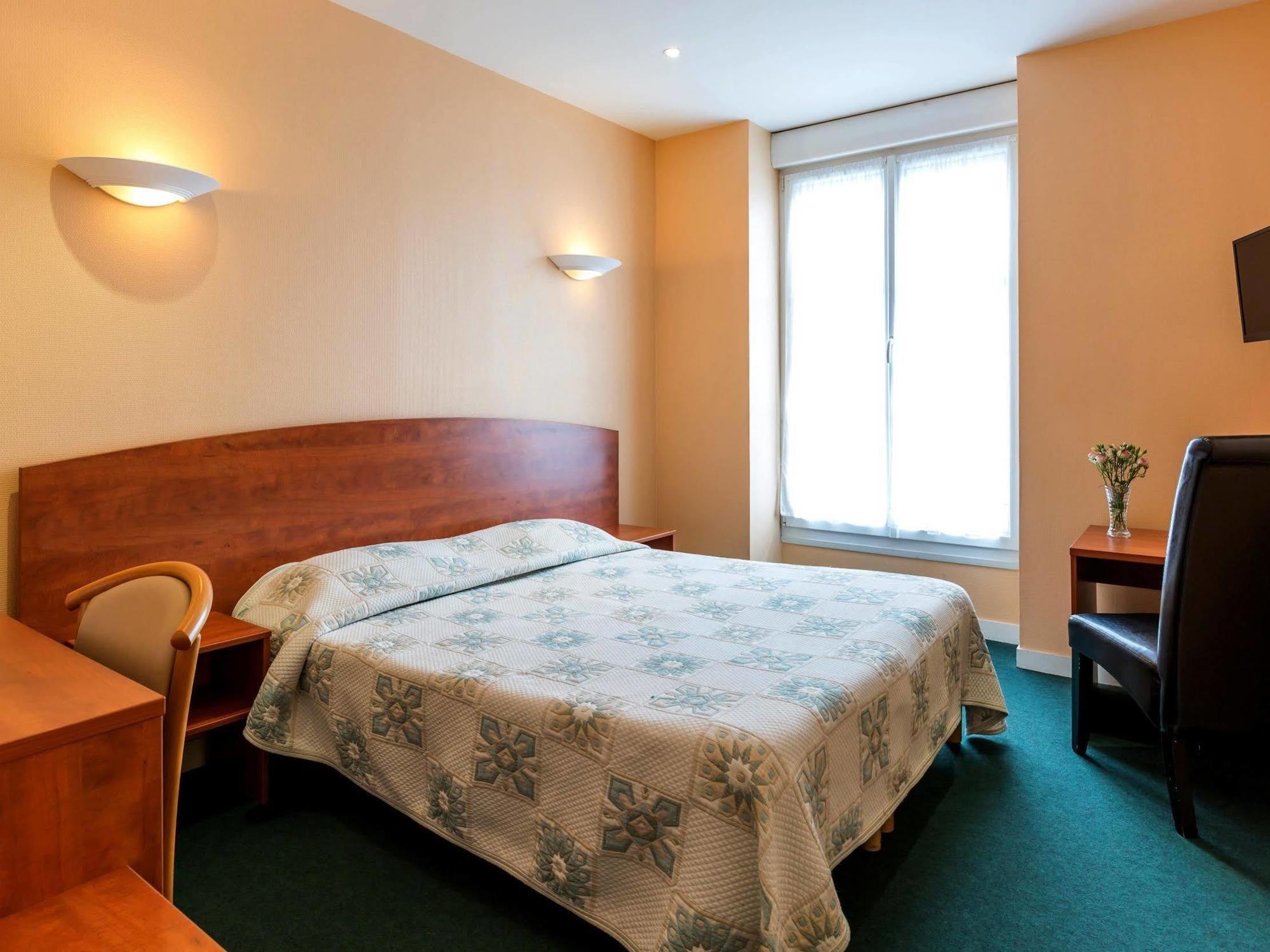 Logis Saint Louis Otel La Suze-sur-Sarthe Dış mekan fotoğraf